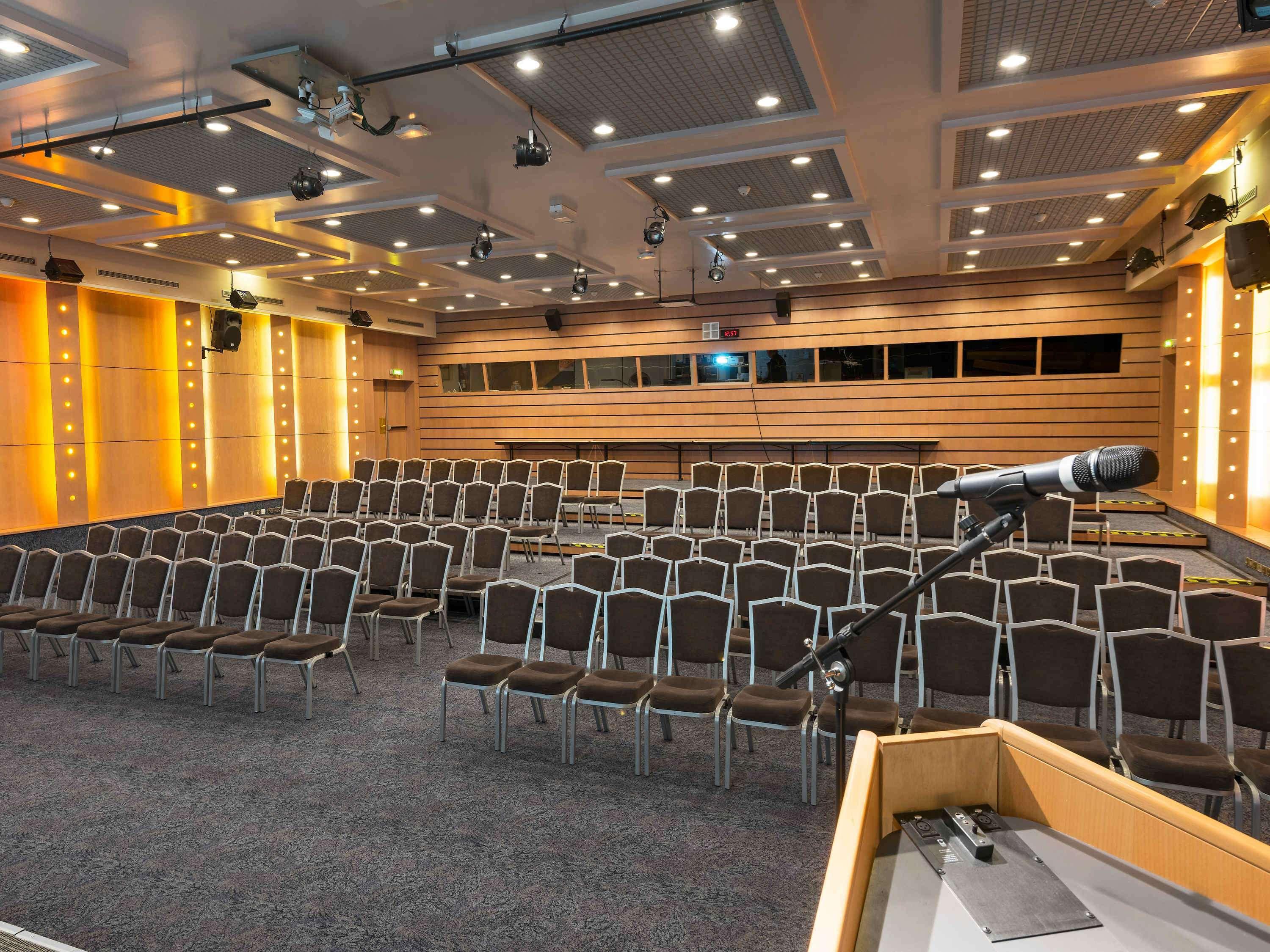 Novotel Marne-la-Vallée Noisy-le-Grand Extérieur photo