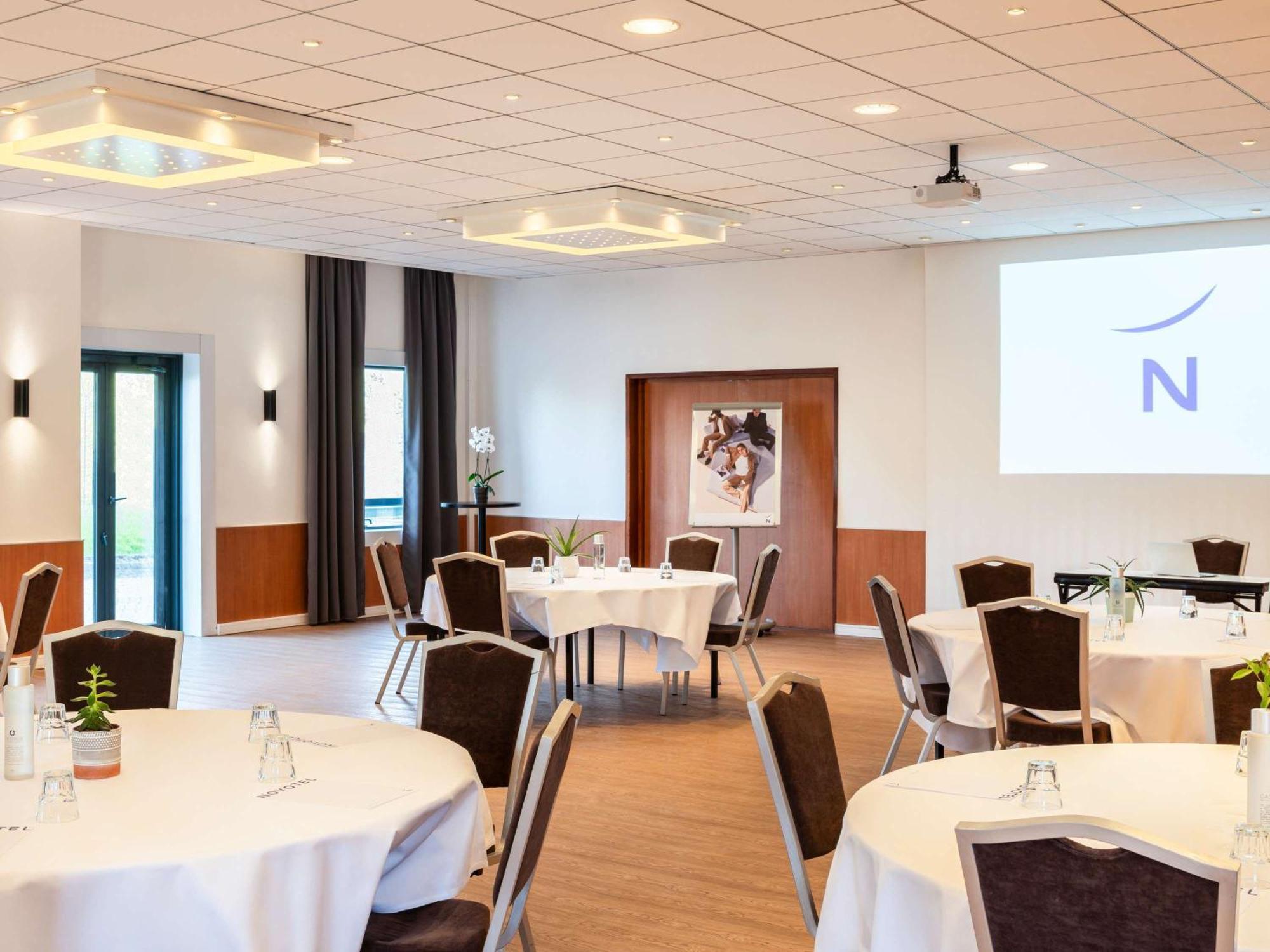 Novotel Marne-la-Vallée Noisy-le-Grand Extérieur photo